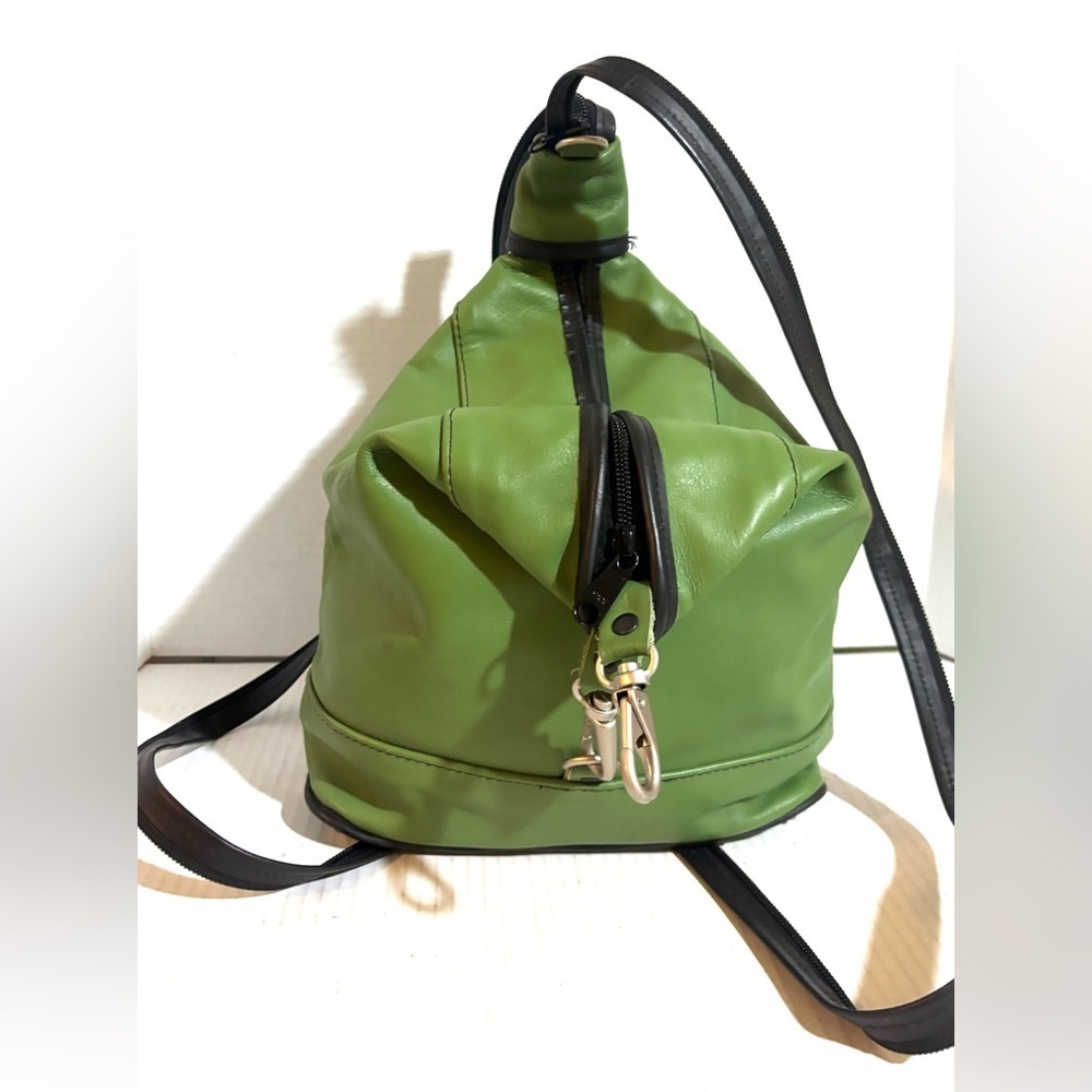 Chic Green Leather Backpack - Picture 4 of 8